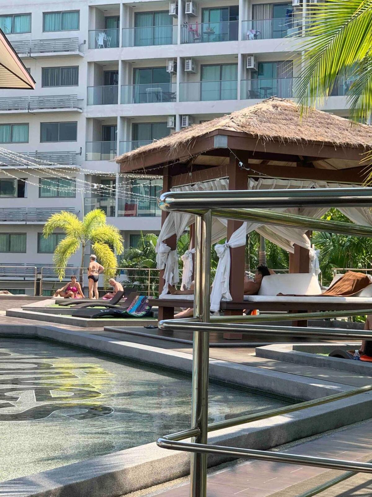 Laguna Beach Resort Maldives Джомтьен Экстерьер фото